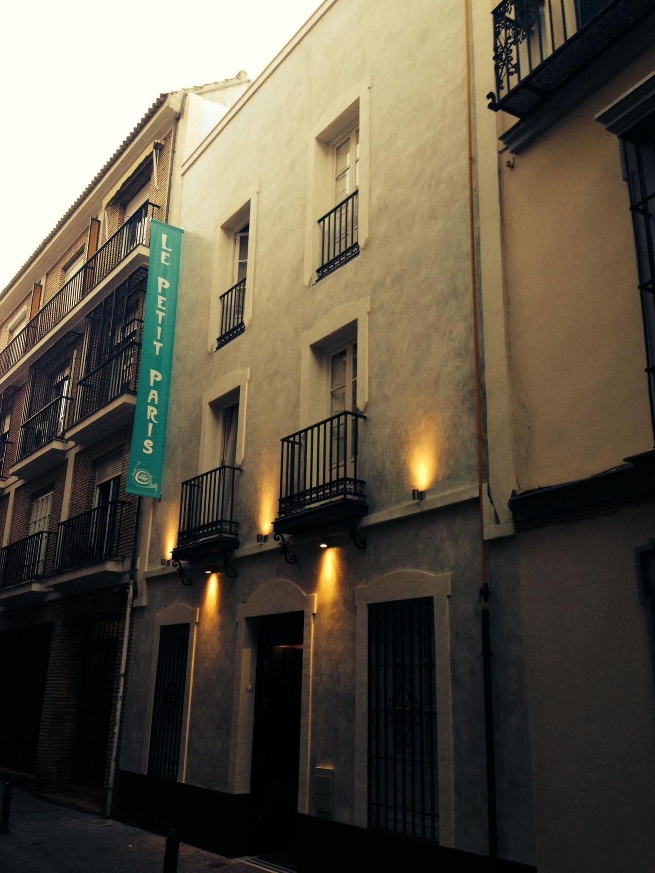 Hotel Le Petit Paris Sevilla Exterior foto